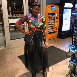 Meet your Posher, Juanitia